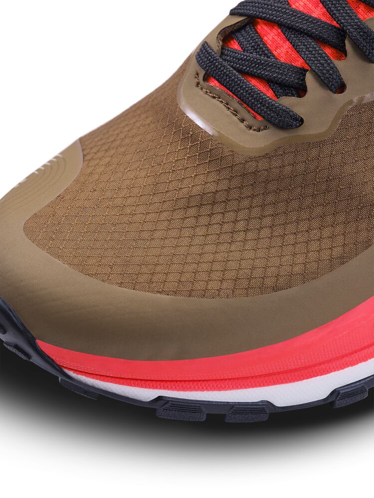 Pure Trail X Damen - Swiss-Crafting