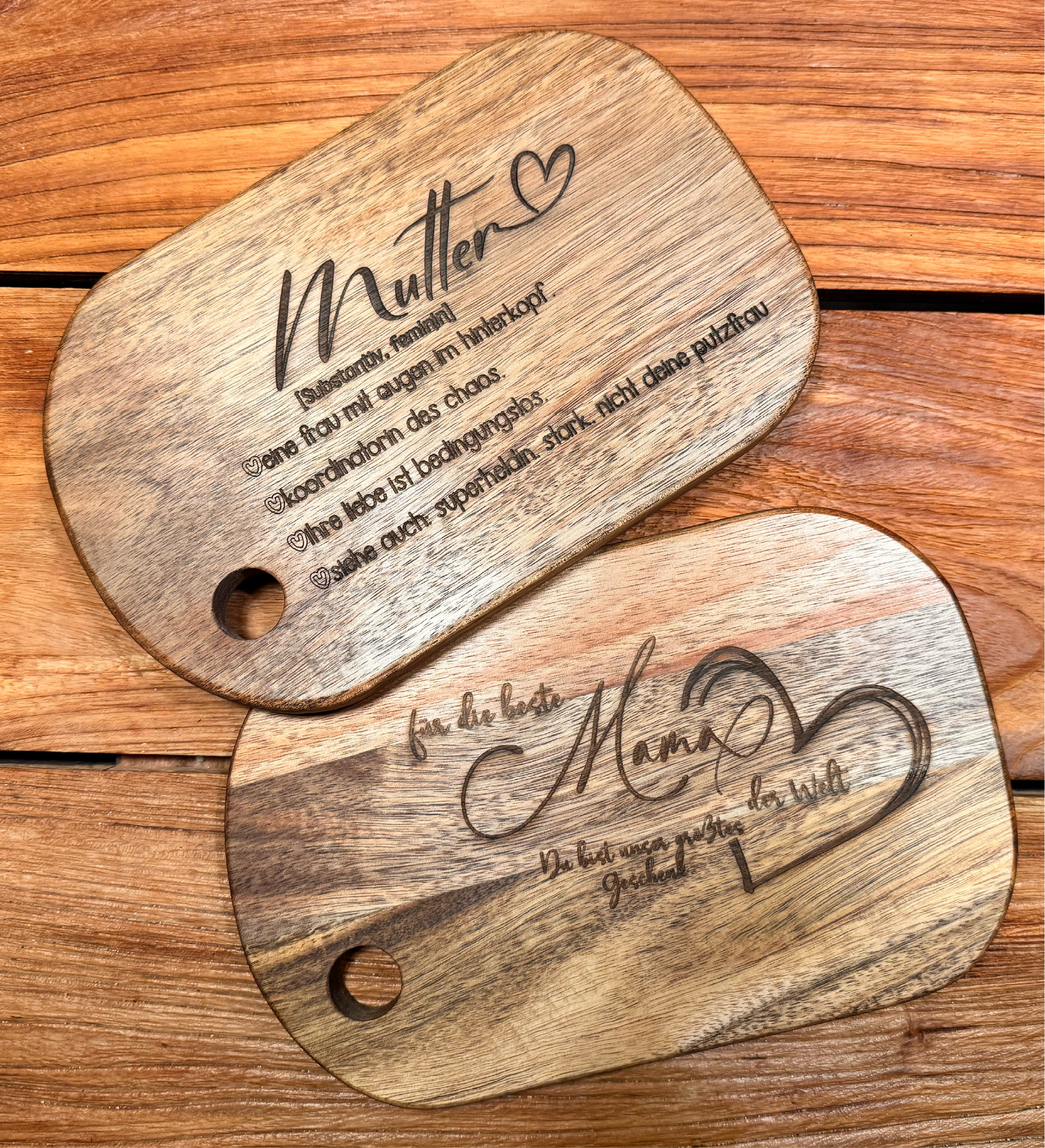 Wie wäre es mit "Personalisiertes Holzbrettchen – Einzigartiges Muttertagsgeschenk mit Gravur"
